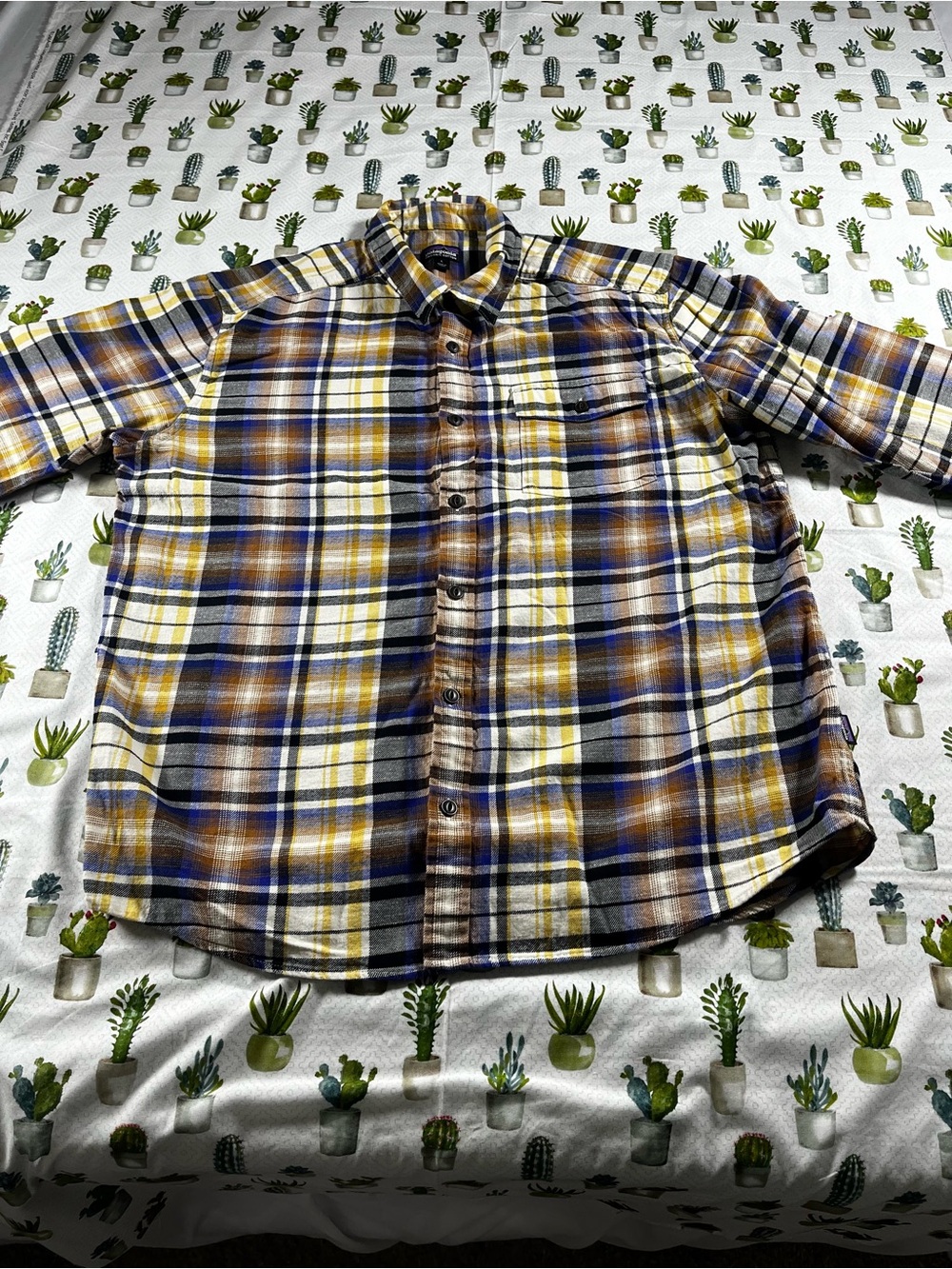 Patagonia Men’s Long Sleeve Flannel Shirt Size Large Multicolor